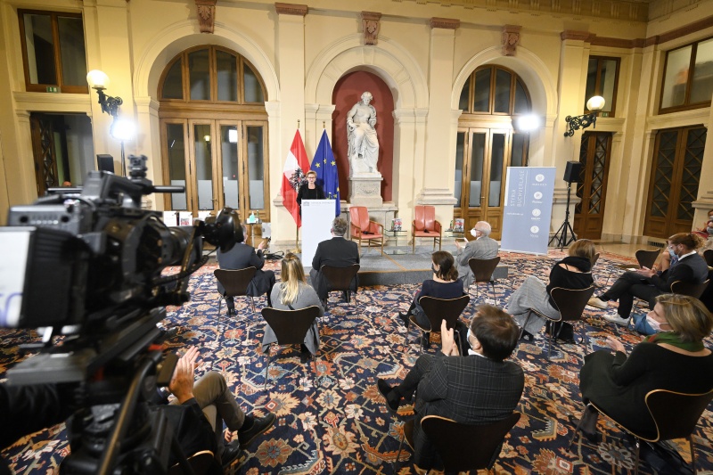 Begrüßung durch Parlamentsvizedirektorin Susanne Janistyn-Novák