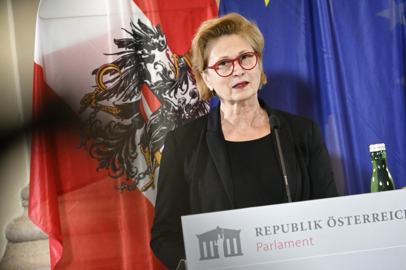 Begrüßung durch Parlamentsvizedirektorin Susanne Janistyn-Novák