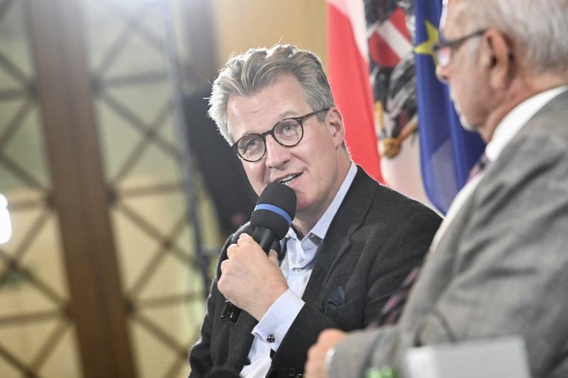 Gespräch zum Buch. Von links: Historiker Philipp Blom, Autor Oliver Rathkolb