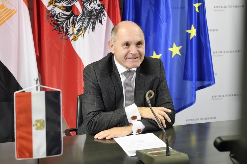 Nationalratspräsident Wolfgang Sobotka (V) nimmt mittels Videoschaltung an der Unterzeichnung teil