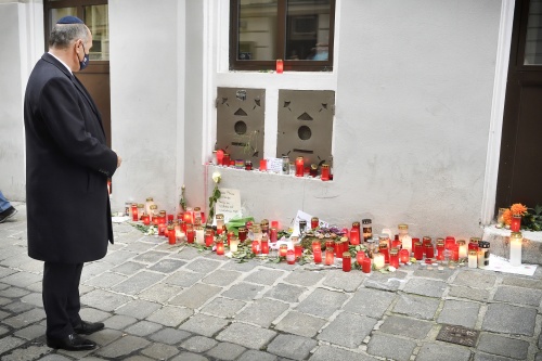 Nationalratspräsident Wolfgang Sobotka (V) am Schauplatz des Attentats des Terroranschlags in Wien