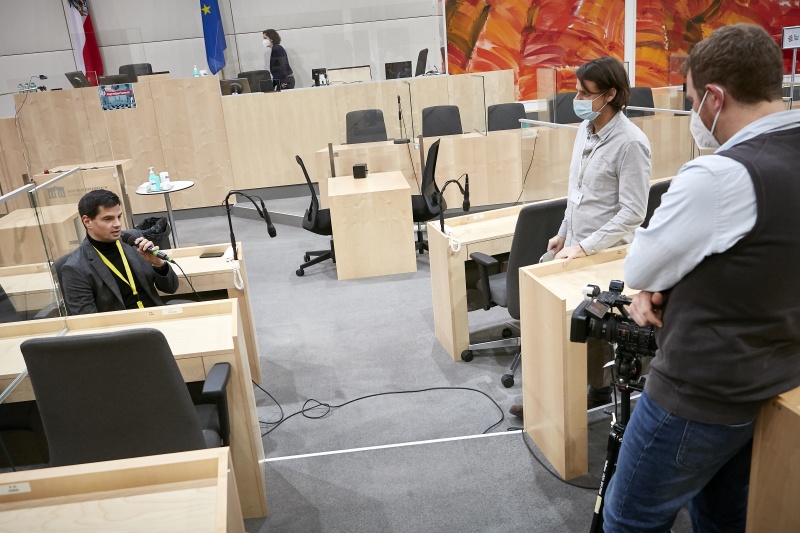 Interview Nationalratsabgeordneter Hannes Amesbauer (F) (links)