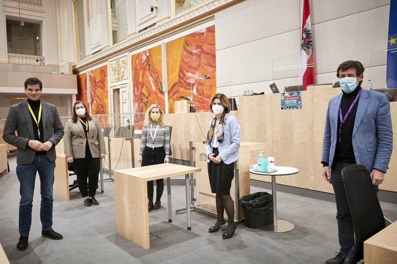 Von rechts: Nationalratsabgeordneter Johannes Margreiter (N), Bundesratspräsidentin Andrea Eder-Gitschthaler (V), Nationalratsabgeordnete Eva Maria Holzleitner (S), Nationalratsabgeordnete Carina Reiter (V), Nationalratsabgeordneter Hannes Amesbauer (F)