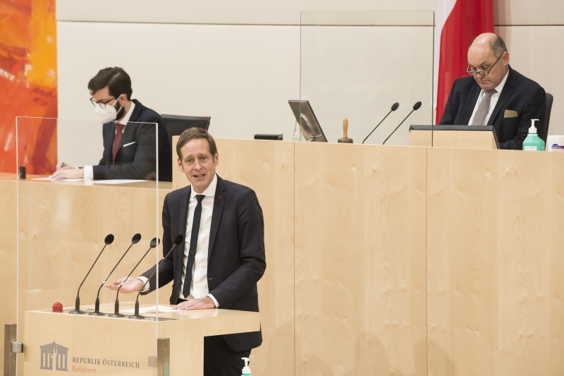 Am Rednerpult: Nationalratsabgeordneter Kai Jan Krainer (S)