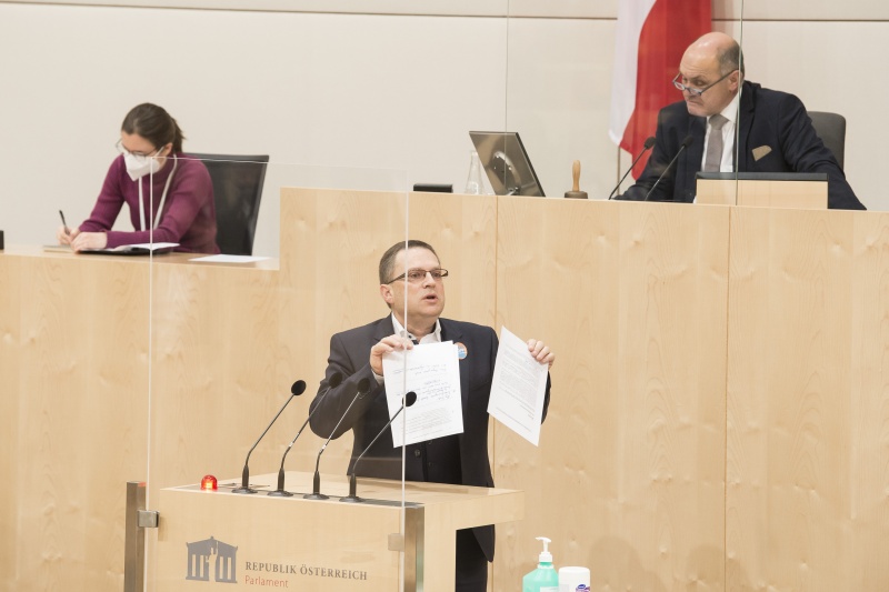 Am Rednerpult: Nationalratsabgeordneter August Wöginger (V)