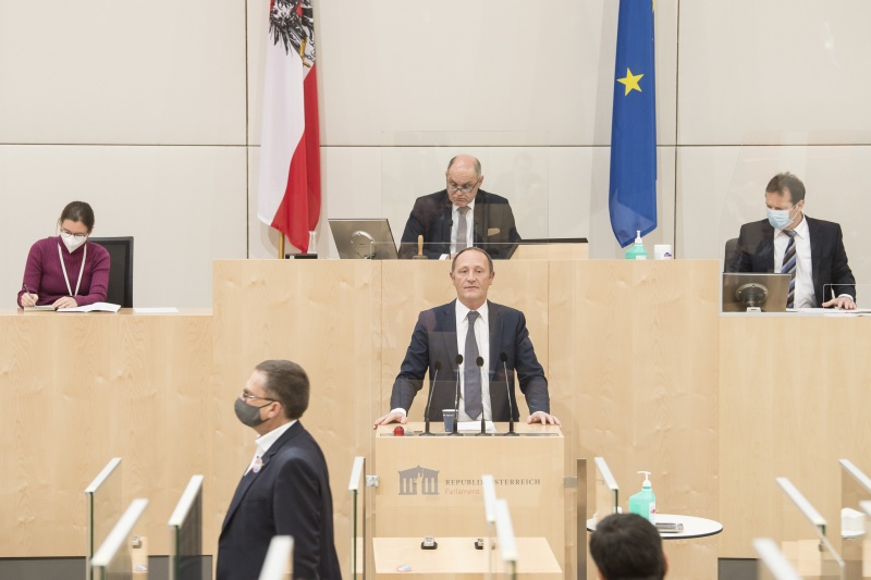 Am Rednerpult: Nationalratsabgeordneter Erwin Angerer (F)