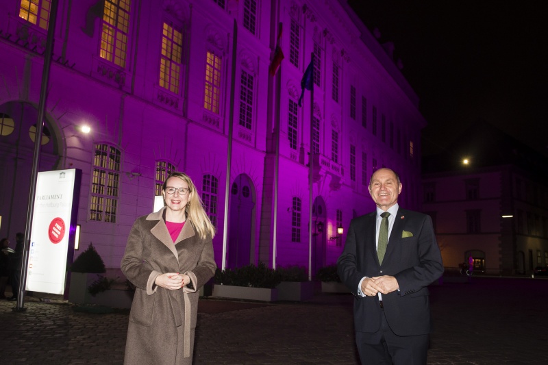 Von rechts: Nationalratspräsident Wolfgang Sobotka (ÖVP), Wirtschaftsministerin Margarete Schramböck (ÖVP)