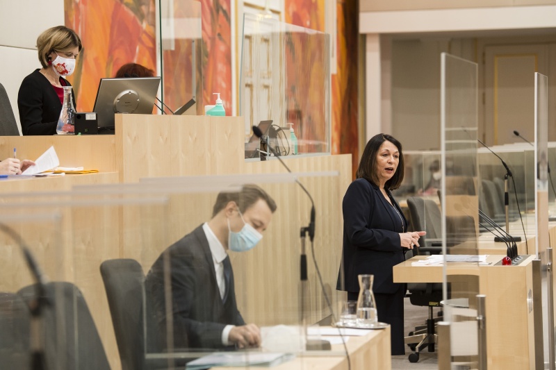 Aktuelle Stunde. Am Rednerpult: Bundesrätin Elisabeth Mattersberger (ÖVP)