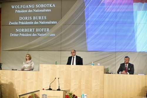Präsidium von links: Zweite Nationalratspräsidentin Doris Bures (SPÖ), Nationalratspräsident Wolfgang Sobotka (ÖVP), Dritter Nationalratspräsident Norbert Hofer (FPÖ)