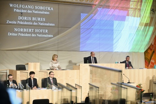 Präsidium von links: Zweite Nationalratspräsidentin Doris Bures (SPÖ), Nationalratspräsident Wolfgang Sobotka (ÖVP), Dritter Nationalratspräsident Norbert Hofer (F)