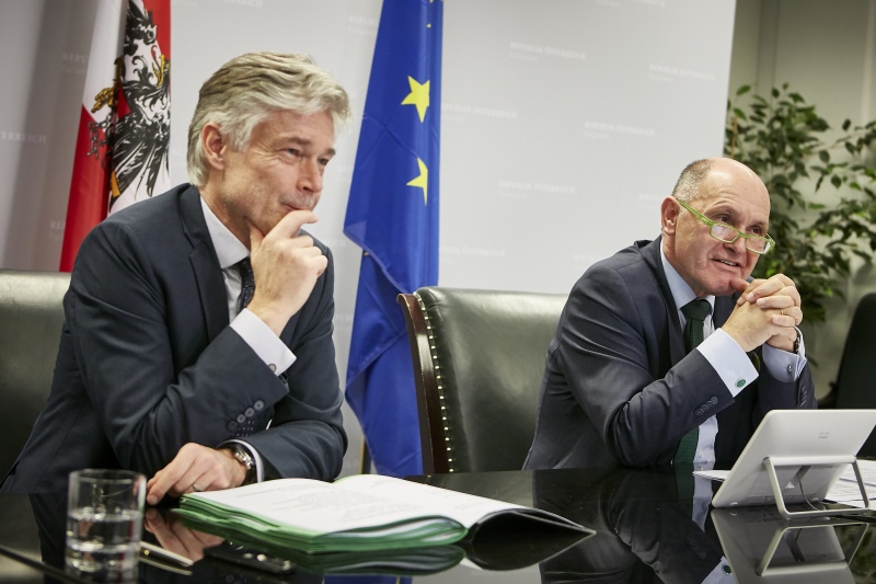 Von rechts: Nationalratspräsident Wolfgang Sobotka (ÖVP), Parlamentsdirektor Harald Dossi