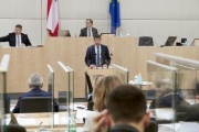 Am Rednerpult Bundesrat Thomas Schererbauer (FPÖ)