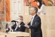 Am Rednerpult: Bundesrat Harald Himmer (ÖVP)