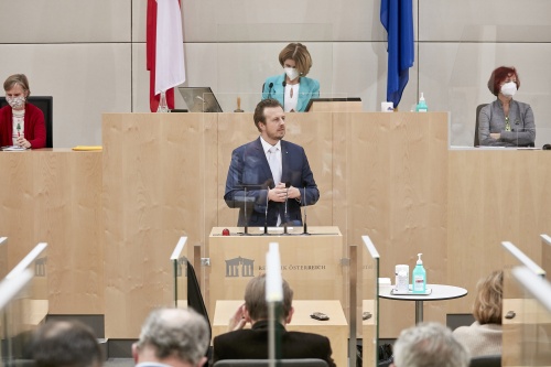 Am Rednerpult: Bundesrat Karlheinz Kornhäusl (ÖVP)
