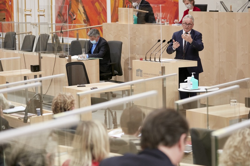 Am Rednerpult: Budnesrat Karl Bader (ÖVP)