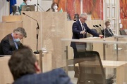 Am Rednerpult: Bundesrat Karl Bader (ÖVP) mit einer tatsächlichen Berichtigung