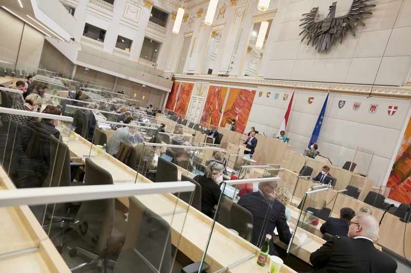 Am Rednerpult Bundesrat Karlheinz Kornhäusl (ÖVP)