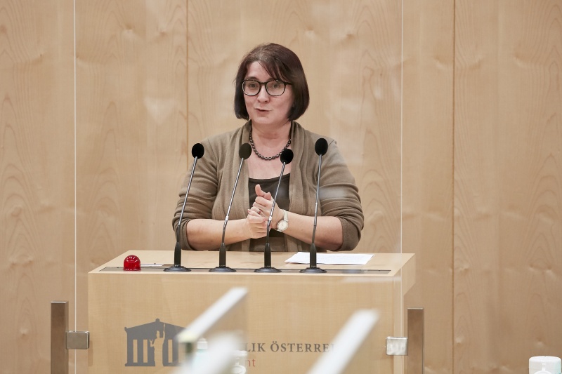 Am Rednerpult Bundesrätin Andrea Kahofer (SPÖ)
