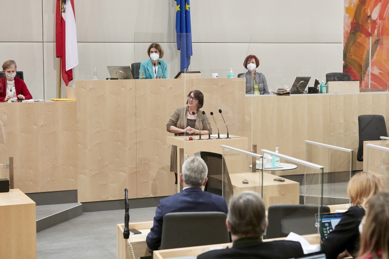 Am Rednerpult Bundesrätin Andrea Kahofer (SPÖ)