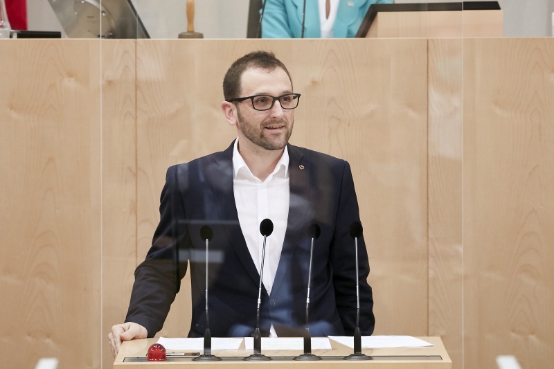 Am Rednerpult Bundesrat Sebastian Kolland (ÖVP)