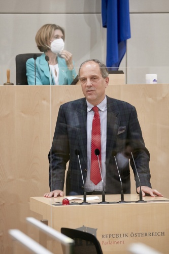 Am Rednerpult Bundesrat Johannes Hübner (FPÖ)