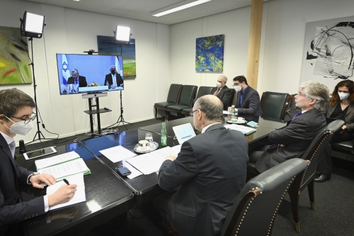 Von links: Nationalratspräsident Wolfgang Sobotka (ÖVP), Parlamentsdirektor Harald Dossi während dem Gespräch