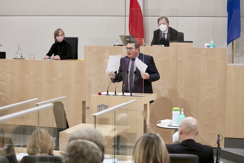 Am Rednerpult Vorsitzender der Bundesratsfraktion Christoph Steiner (FPÖ)