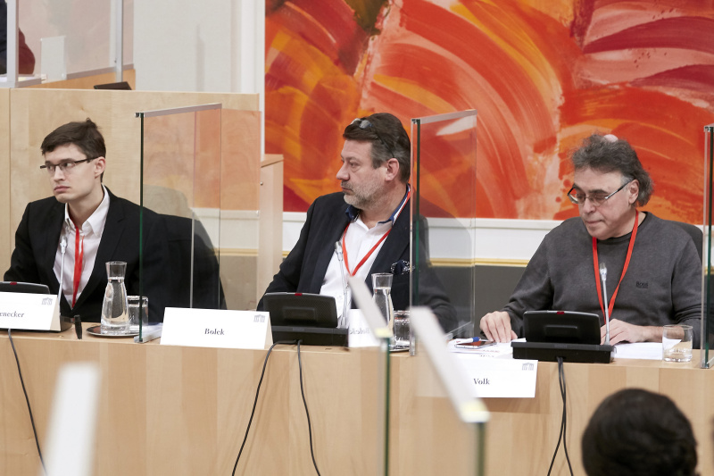 Von links: Stellvertreter des Bevollmächtiger des Volksbegehrens Marcus Hohenecker, Bevollmächtigen des Volksbegehrens Werner Bolek, Stellvertreter des Bevollmächtigen des Volksbegehrens Anatolij Volk