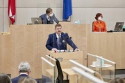 Am Rednerpult Bundesrat Andreas Arthur Spanring (FPÖ)