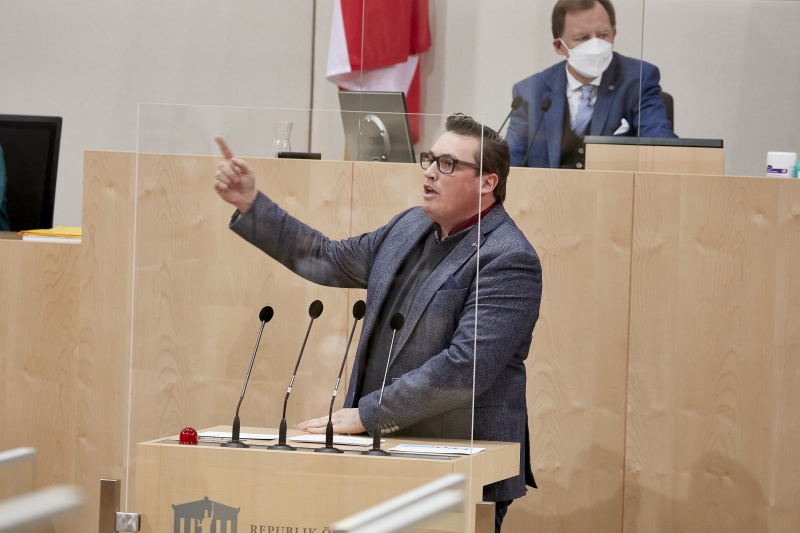 Am Rednerpult Vorsitzender der Bundesratsfraktion Christoph Steiner (FPÖ)