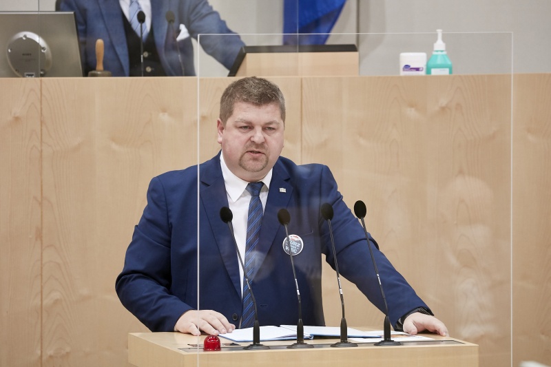 Am Rednerpult Bundesrat Andreas Arthur Spanring (FPÖ)