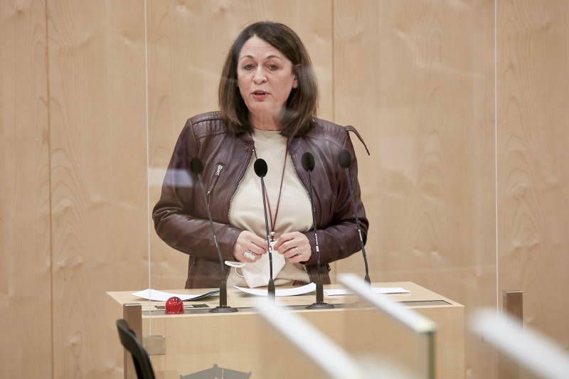 Am Rednerpult Bundesrätin Elisabeth Mattersberger (ÖVP)