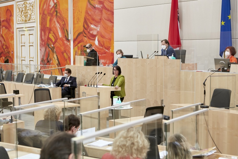 Am Rednerpult Bundesrätin Andrea Kahofer (SPÖ)