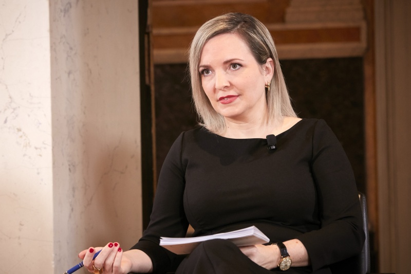 Moderatorin Rebekka Salzer