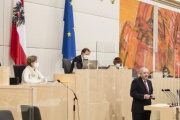 Am Rednerpult: Landeshauptmann Hermann Schützenhöfer. Am Präsidium: Bundesratspräsident Christian Buchmann (ÖVP)