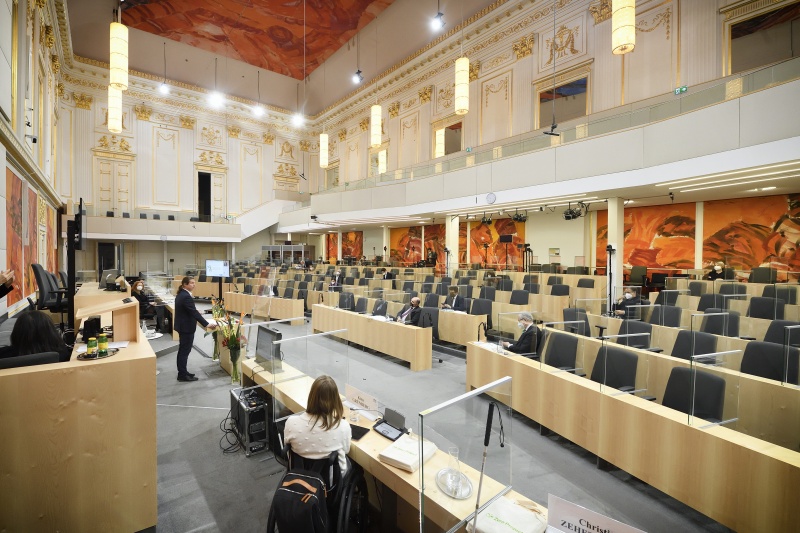 Präsentation Projekt: 'Lern und Begegnungswelten' durch Michael Longhino