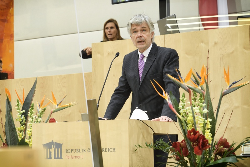 Schlussworte durch Parlamentsdirektor Harald Dossi