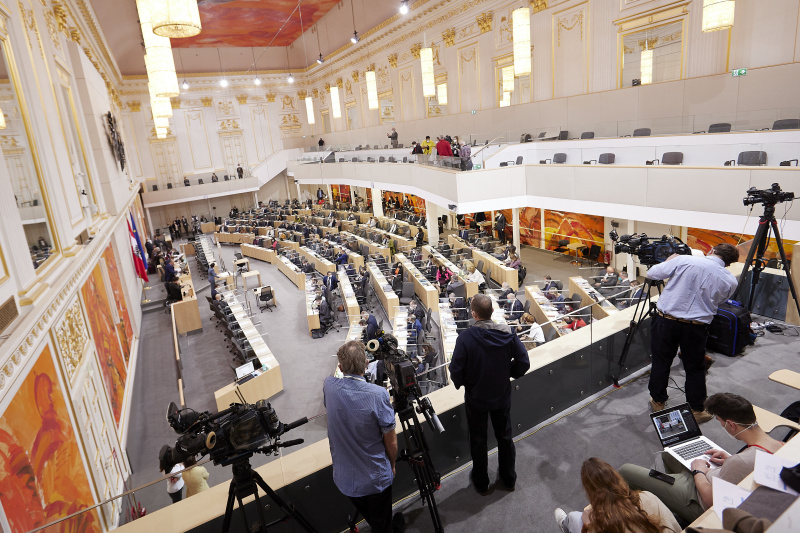 Blick Richtung SitzungsteilnehmerInnen