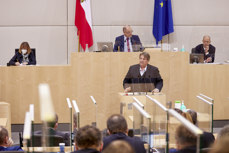 Am Rednerpult Nationalratsabgeordneter Josef Muchitsch (SPÖ)
