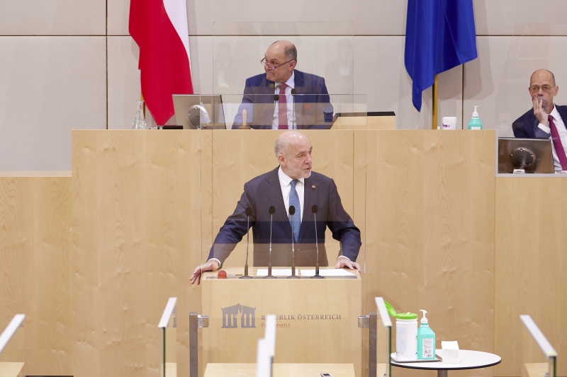 Am Rednerpult Nationalratsabgeordneter Martin Engelberg (ÖVP)