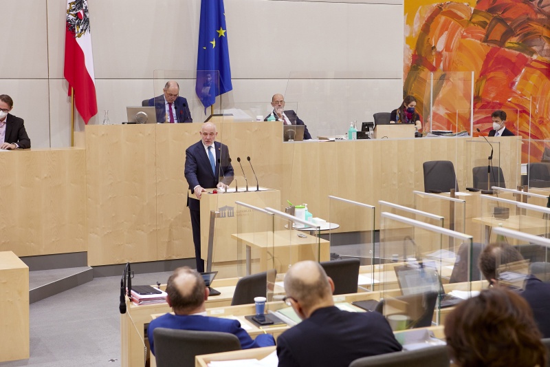 Am Rednerpult Nationalratsabgeordneter Martin Engelberg (ÖVP)