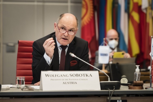 Am Podium: Nationalratspräsident Wolfgang Sobotka (ÖVP)