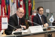 Von links: Nationalratspräsident Wolfgang Sobotka (ÖVP), OSCEPA Secretary General Roberto Montella