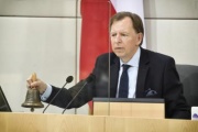 Bundesratspräsident Christian Buchmann (ÖVP) bei der Eröffnung der Sitzung