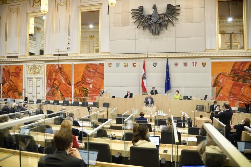 Bundesrat Markus Leinfellner (FPÖ) am Wort. Blick Richtung SitzungsteilnehmerInnen