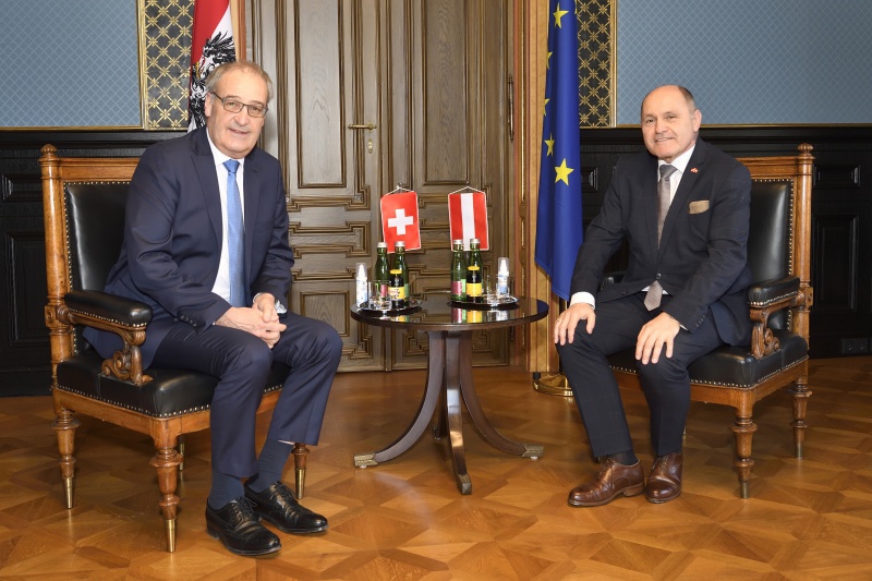 Aussprache. Von links: Schweizer Bundesratspräsident Guy Parmelin, Nationalratspräsident Wolfgang Sobotka (ÖVP)