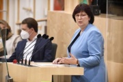 Nationalratsabgeordnete Rosa Ecker (FPÖ) am Wort