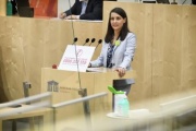 Nationalratsabgeordnete Meri Disoski (GRÜNE) am Wort