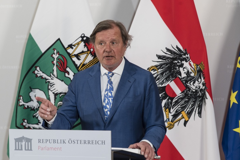 Am Rednerpult: Autor, Professor am Institut für Volkswirtschaftslehre der Universität Graz Michael Steiner