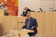 Nationalratsabgeordneter Ralph Schallmeiner (GRÜNE) am Wort